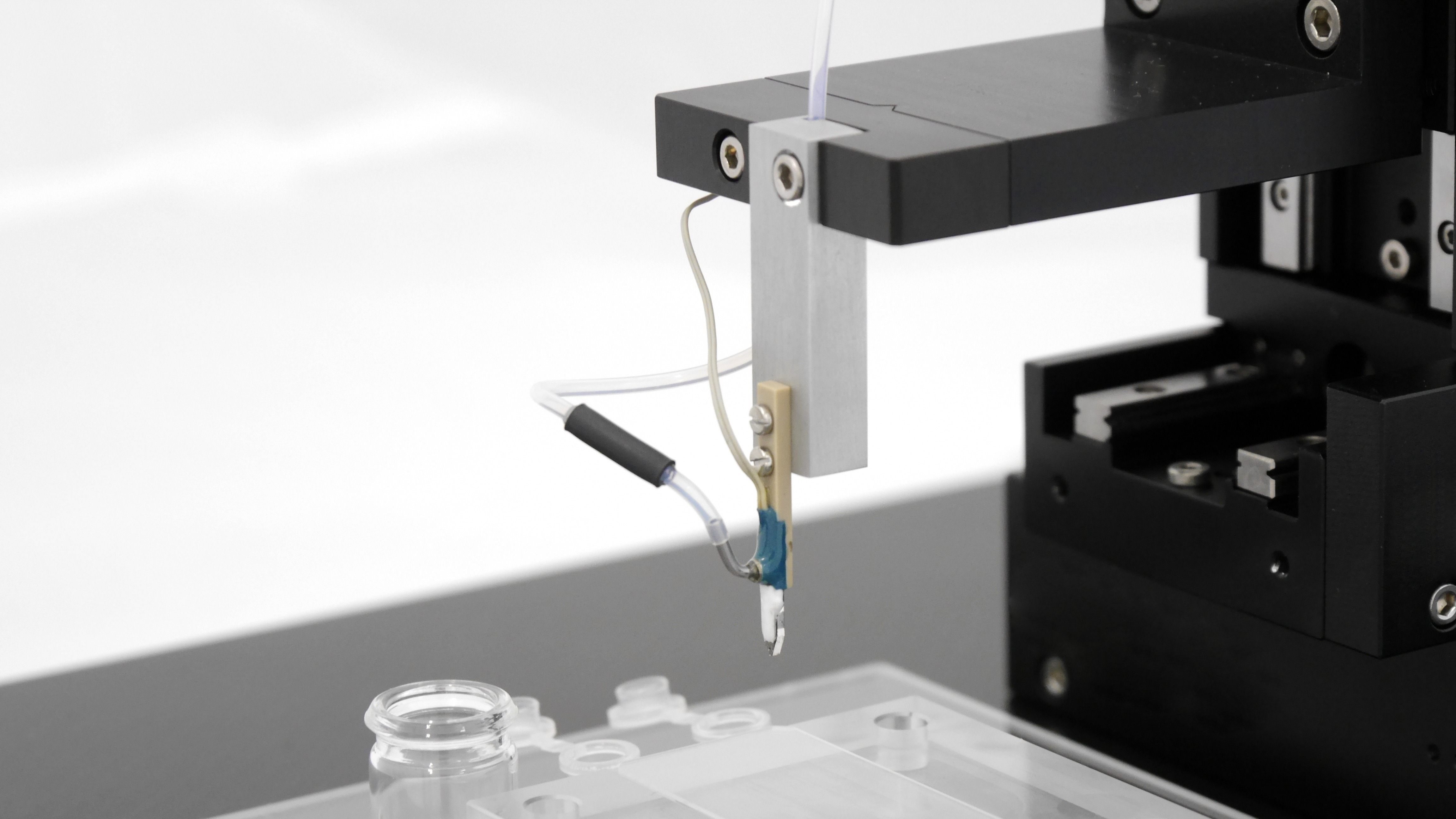 Sensolytics PicoPlot Dispenser - Precise Liquid Handling